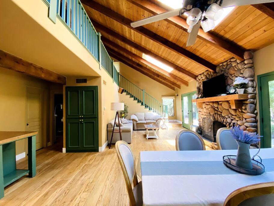 Sequoia By The River Holiday home *