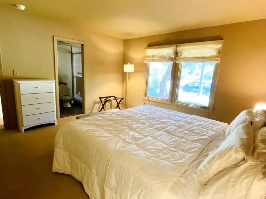 Sequoia By The River Holiday home